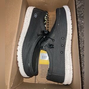 Size 10 Men’s Hey Dudes!